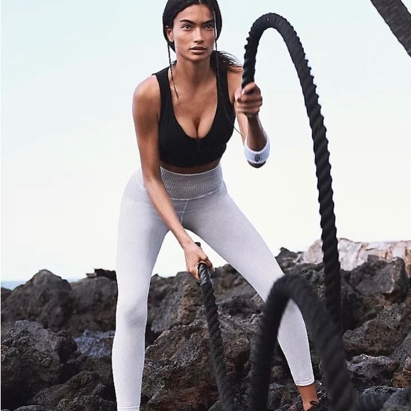 NWOT FP Movement, Good Karma Legging, Ice Gray, M/L - Picture 3 of 5